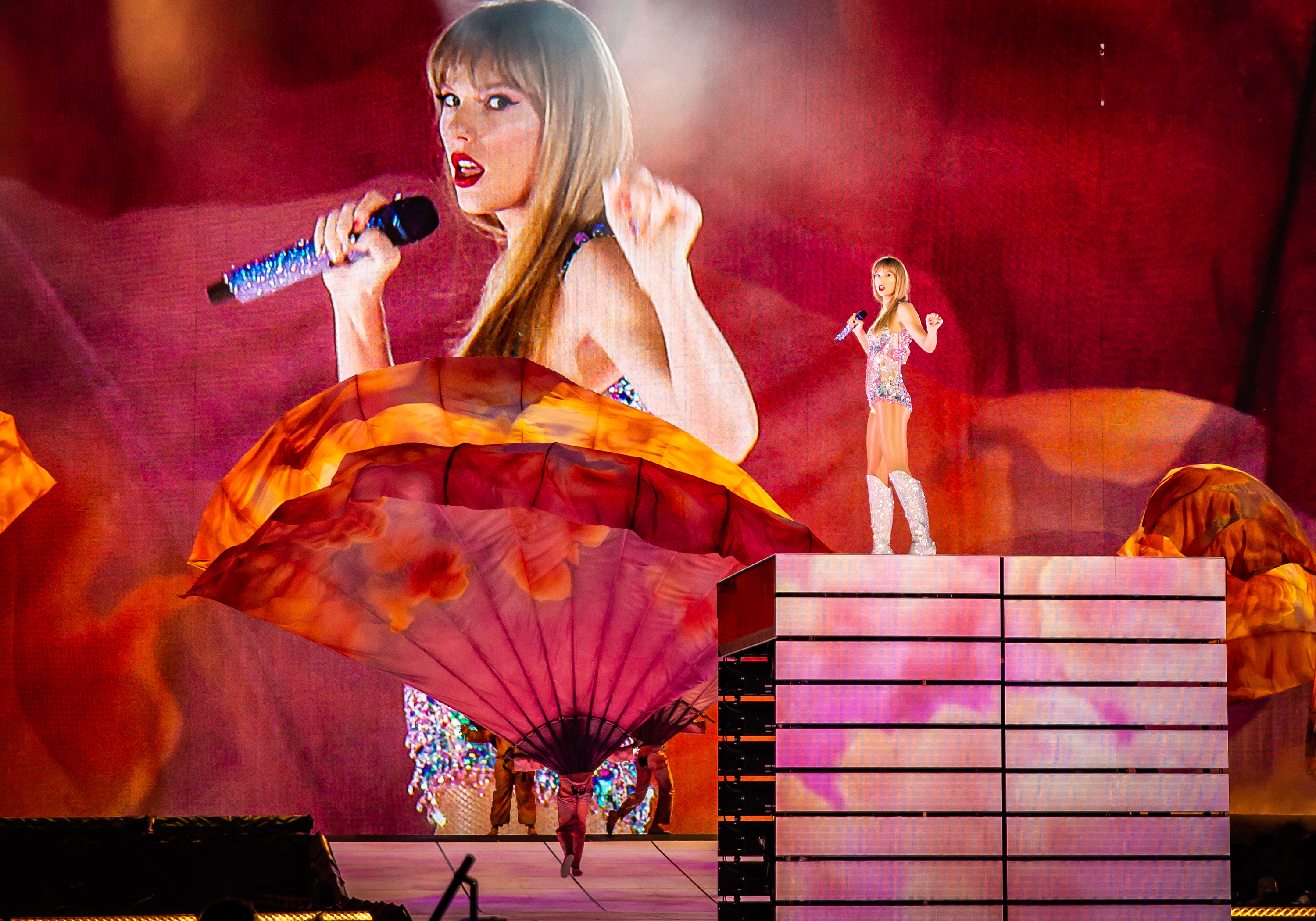 Photo Gallery: Taylor Swift @ Mercedes-Benz Stadium – LoudSound Magazine